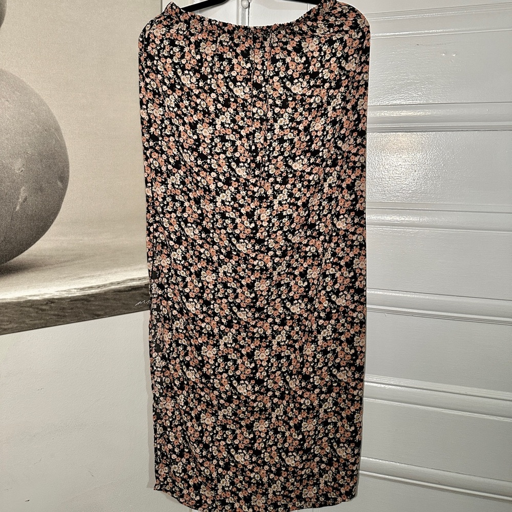 FOREVER 21 Floral Maxi Skirt 🤎